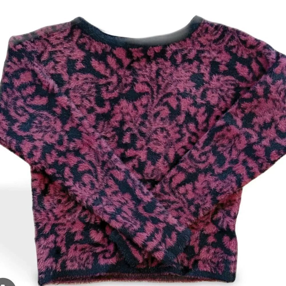 Tahari Women's Sweater!